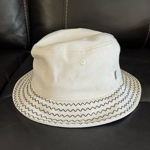 NWT Krost Bucket Hat OS